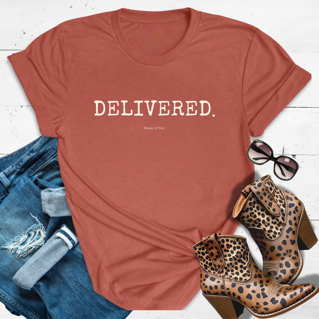 DELIVERED.™ Tee – Chains Don’t Get the Final Say